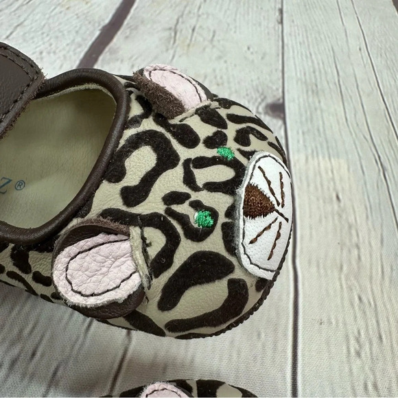 robeez mini shoes 3D leopard sandstone sz 2 leather animal print infant baby - Picture 2 of 7